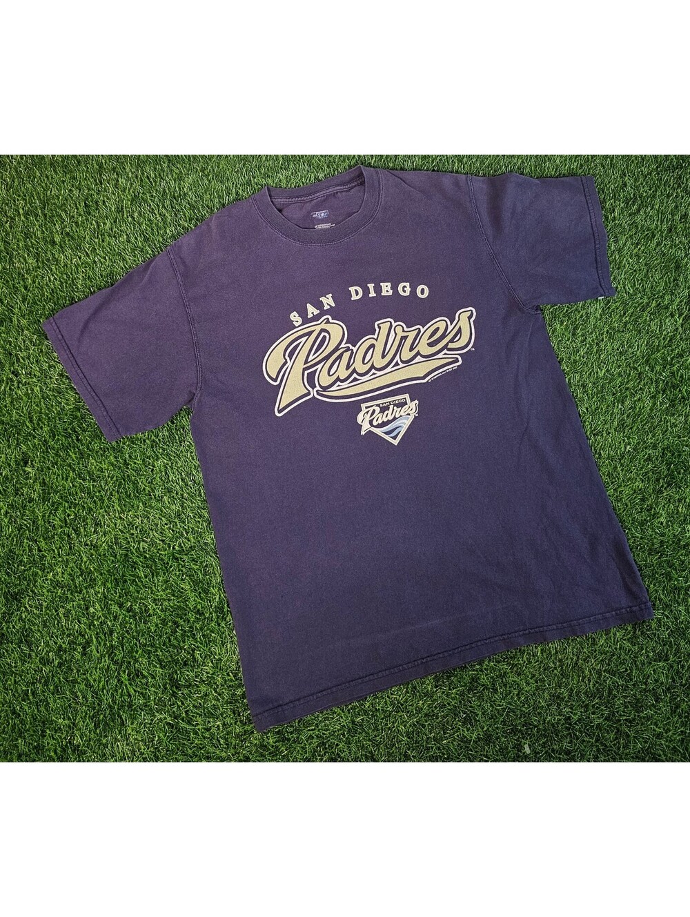2000s San Diego Padres Vintage Graphic T-Shirt Medium